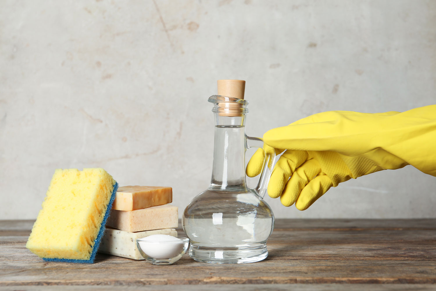 Mold Removal with Vinegar and Bleach - A Recipe for Disaster!